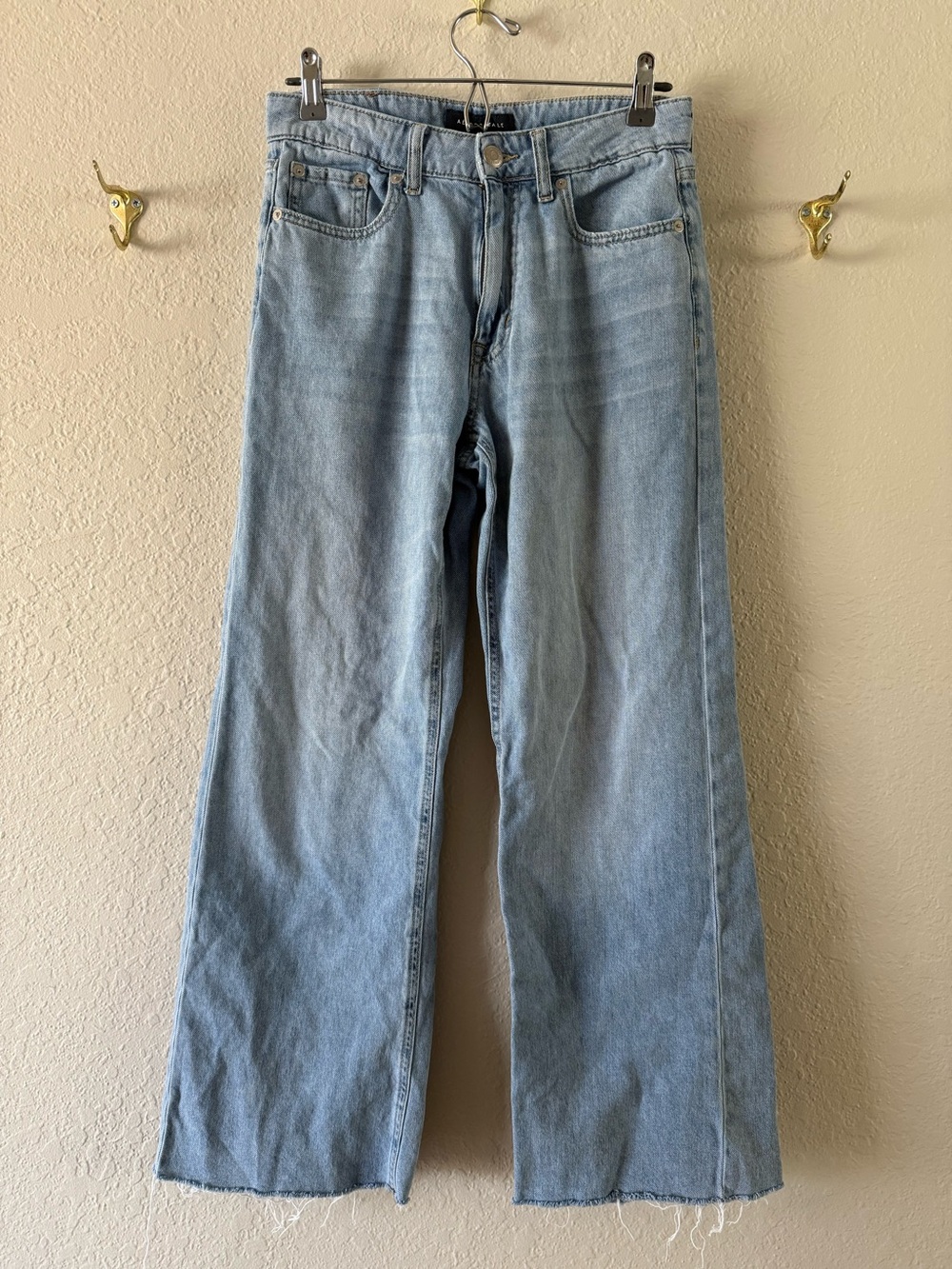 Aeropostale High-Rise Wide Leg Jeans Women’s 4 Short Light Wash
